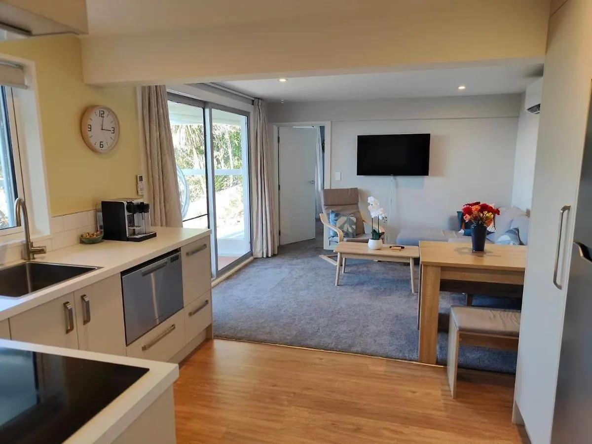 Fully Renovated Hillside Apartment Close To City Christchurch 0*,  New Zealand